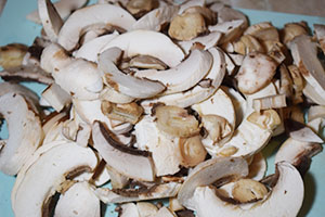 Подготавливаем грибы