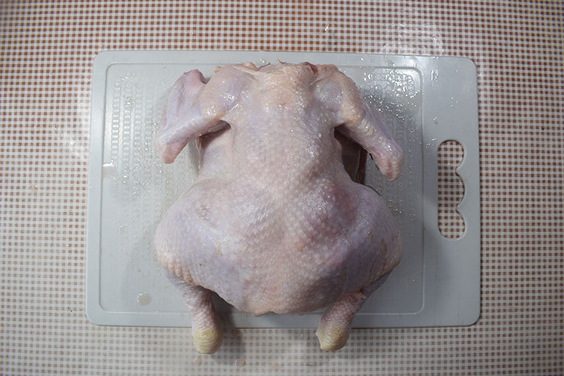 Подготовка курицы и лука